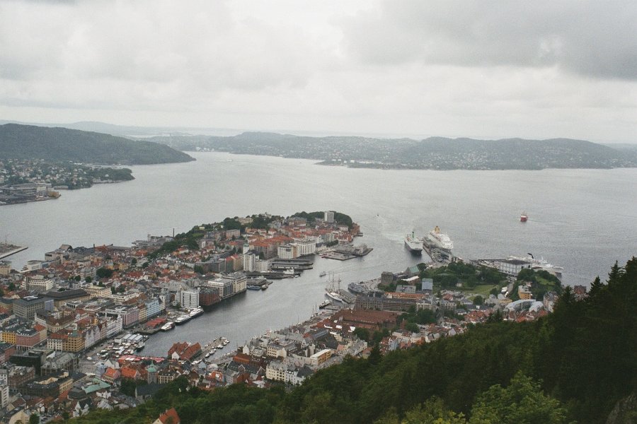 2003060425 bergen fra floy